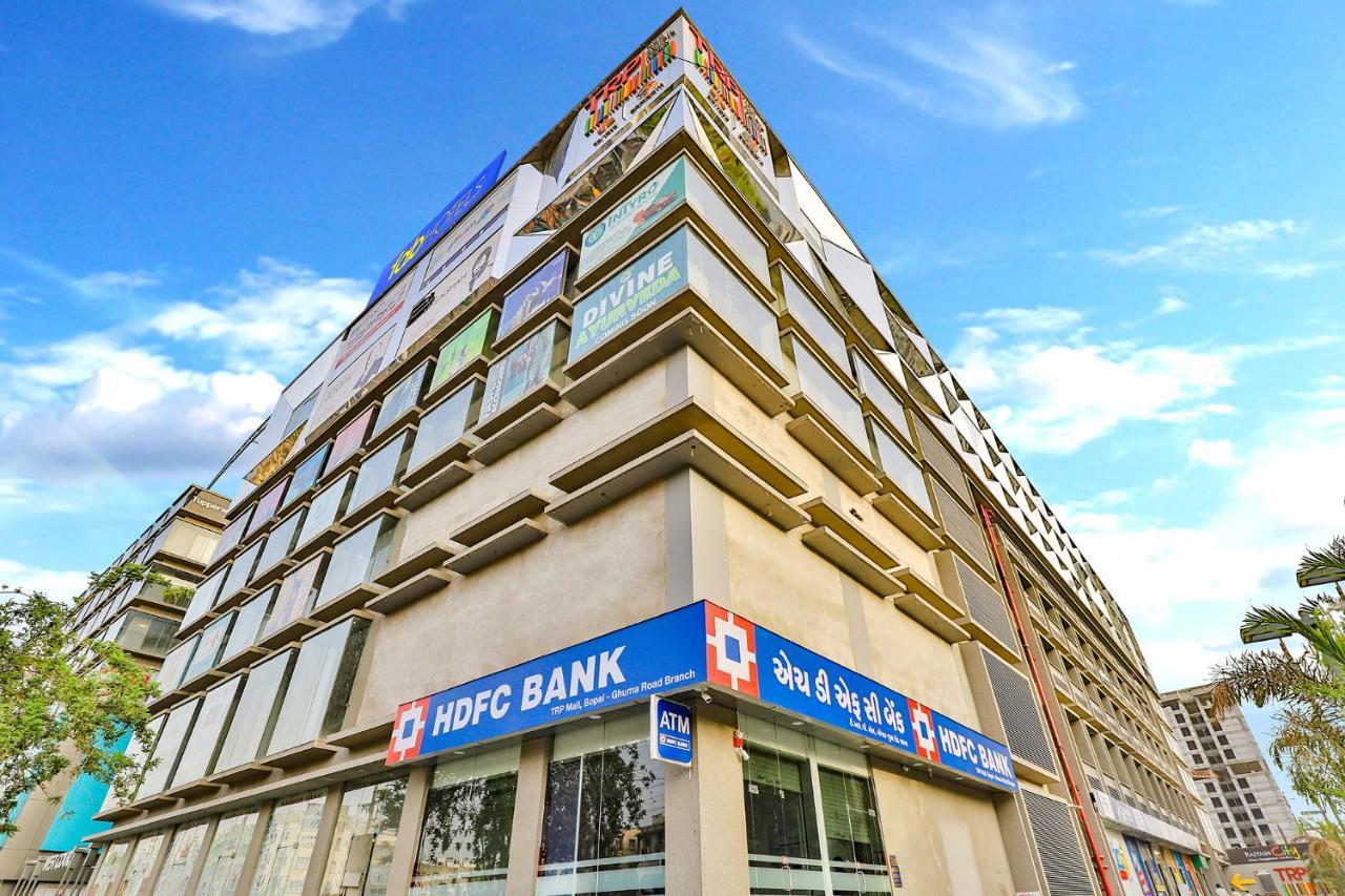 Fabhotel Parkland A Ahmedabad Exteriör bild